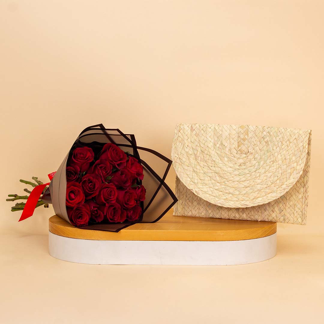 Flowrista Online Flowers Shop حقيبة كلاتش سانا من خوس ورود حمراء