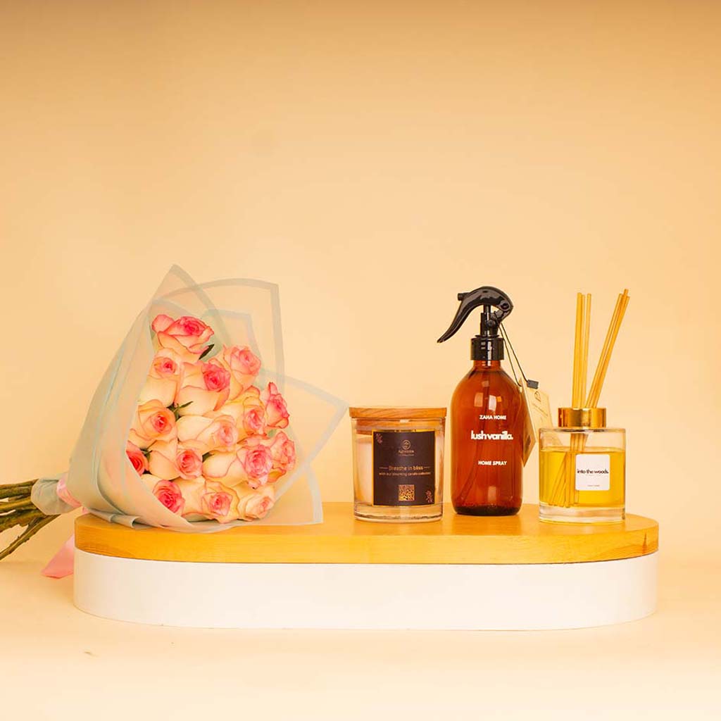 Flowrista Online Flowers Shop مجموعة زها هوم غلو آند روز - شمعة لوش فانيليا وإنتو ذا وودز آند بليس وورود وردية