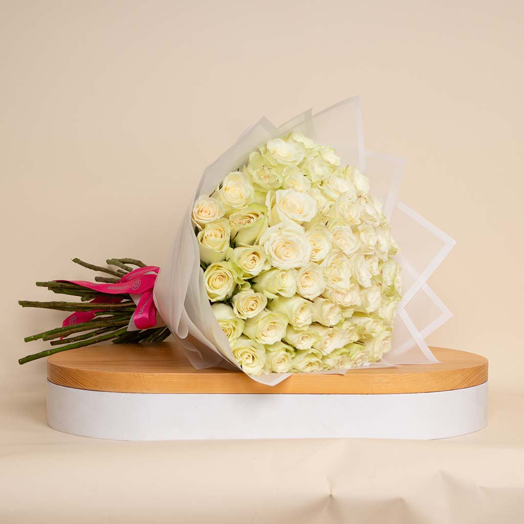 Flowrista Online Flowers Shop 50 وردة بيضاء