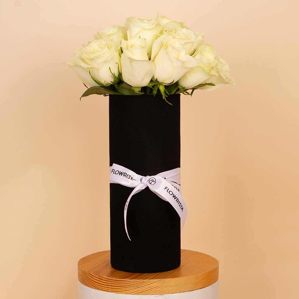 Flowrista Online Flowers Shop مزهرية بيضاء هادئة - ٢٠ وردة